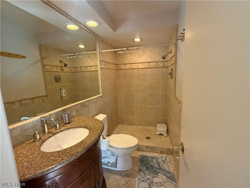 2455 Buckhurst Drive, Beachwood, OH 44122 Photo 10
