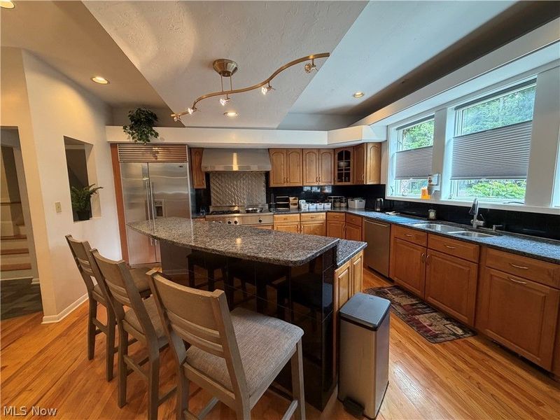 2455 Buckhurst Drive, Beachwood, OH 44122 Photo 4