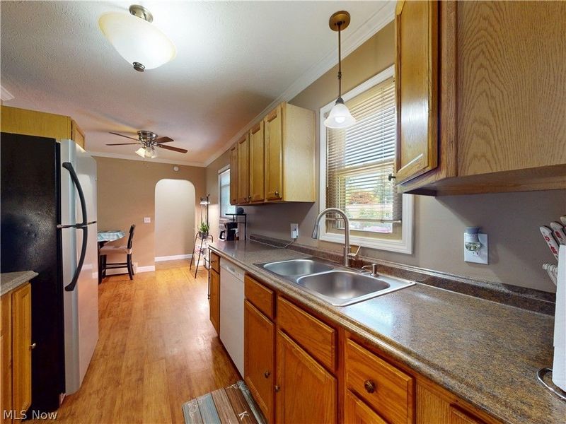 1575 Grove Avenue, Madison, OH 44057 Photo 5