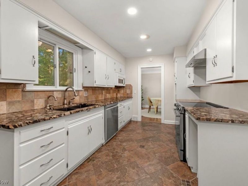 1840 Westhill Boulevard, Westlake, OH 44145 Photo 13