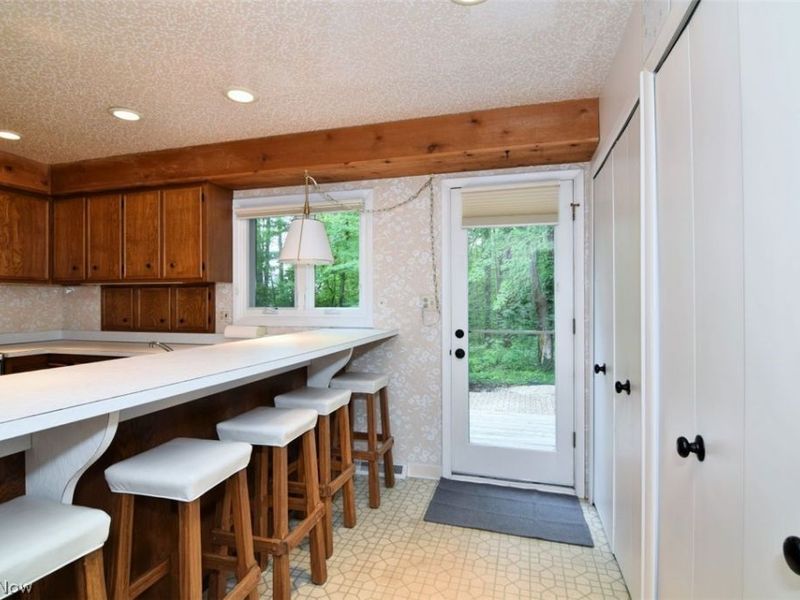 6490 Foxboro Drive, Mayfield Village, OH 44143 Photo 12
