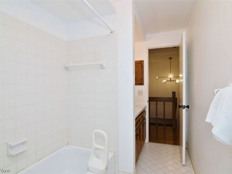 6490 Foxboro Drive, Mayfield Village, OH 44143 Photo 22