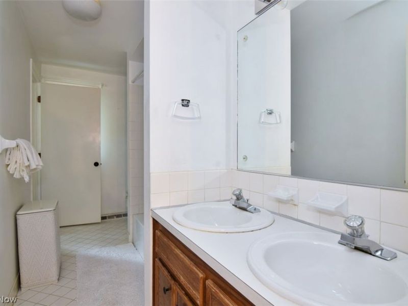 6490 Foxboro Drive, Mayfield Village, OH 44143 Photo 23