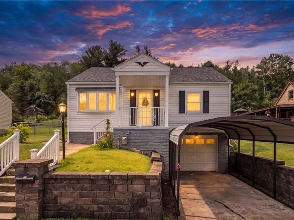11 Charles St, Burgettstown, PA 15021