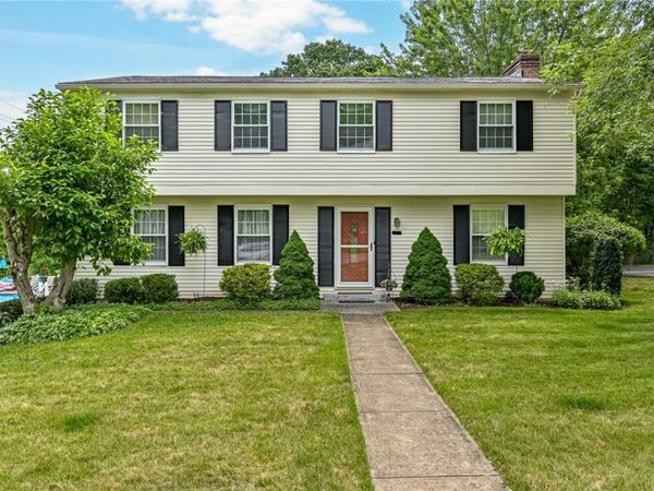 220 Kinvara Dr, Pittsburgh, PA 15237