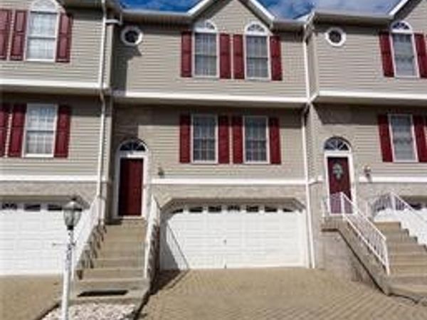 331 Brohios Dr , Monaca, PA 15061