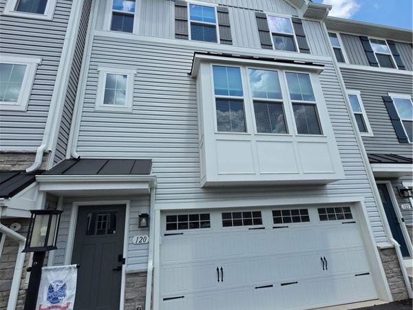 120 Crown Street , Mckees Rocks, PA 15136