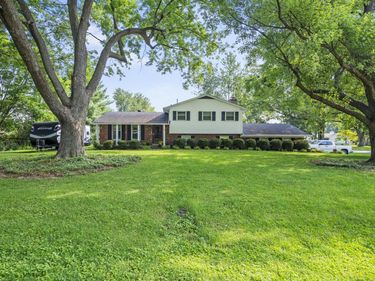 183 Woodlark Road, Versailles, KY 40383