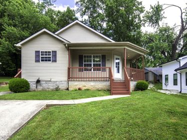 322 2nd Street, Midway, KY 40347