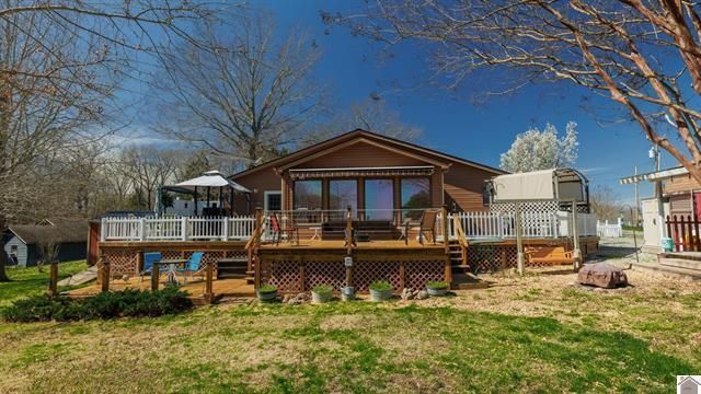 100 Cemetery Hill Lane, Benton, KY 42025