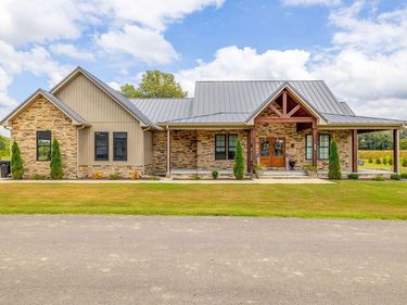 230 Ayly Estates Drive, Mayfield, KY 42066