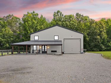 127 Freeman Lake Lane, Russell Springs, KY 42642