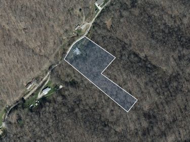 803 Hall Branch Road, Topmost, KY 41862