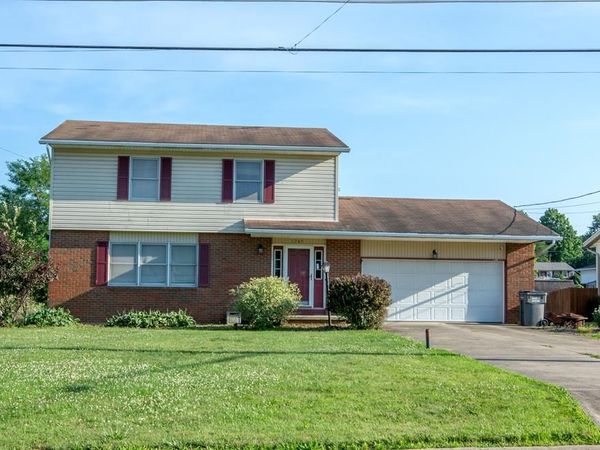 1765 Spring Village Ln, Ontario, OH 44906