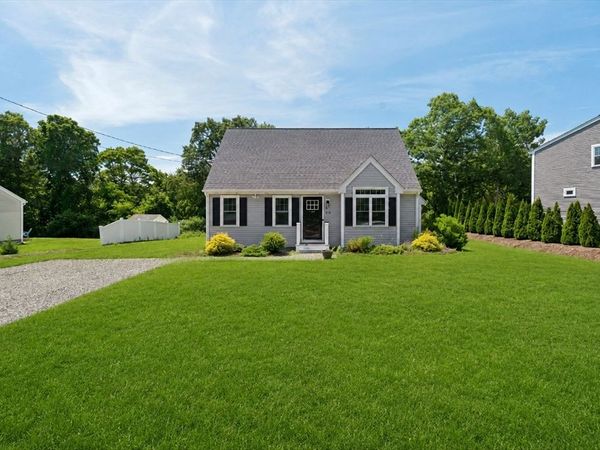 140 Broken Bow Ln, Falmouth, MA 02536