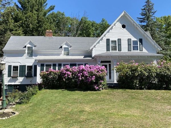 12 Nelson Pl, Worcester, MA 01605