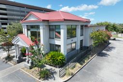 211 Spring Street  photo 4