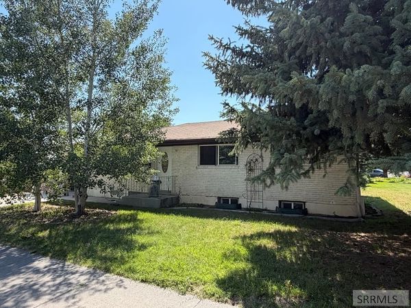1530 June Avenue, IDAHO FALLS, ID 83404