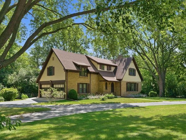950 Terrace DRIVE, Elm Grove, WI 53122