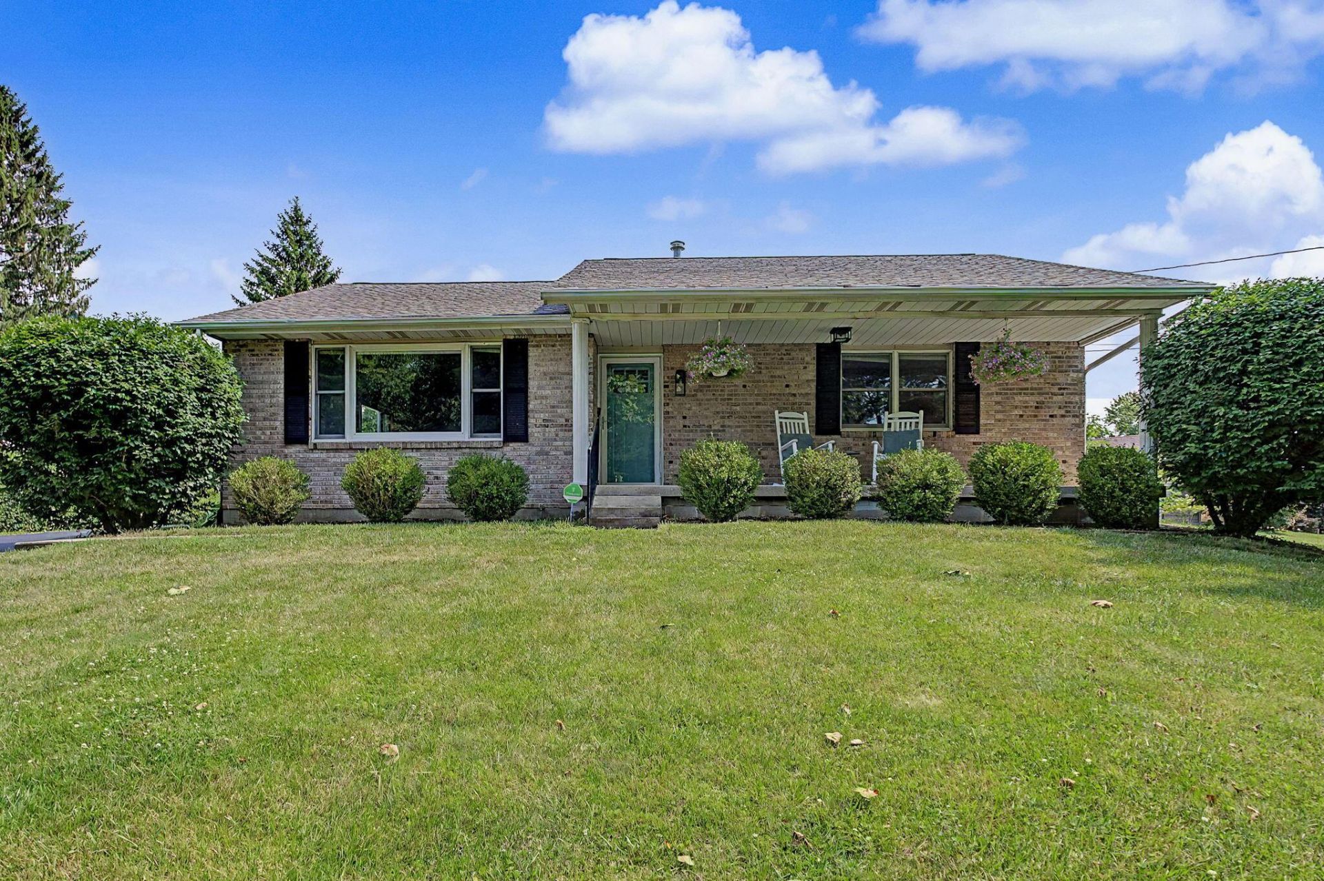 2850 Locust Drive , Springfield, OH 45504 Main Photo