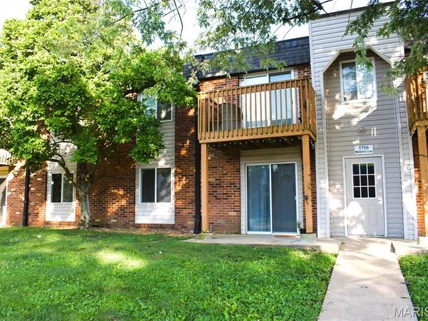 5766 Westphalia Lane, Unit B, Oakville, MO 63129