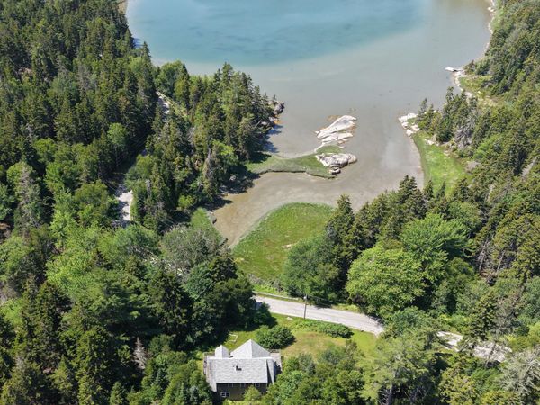 439 Calderwood Neck Road , Vinalhaven, ME 04863