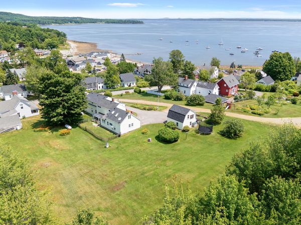 18 Beach Road , Lincolnville, ME 04849