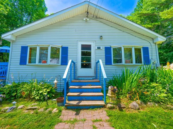 696 Plains Road , Mount Vernon, ME 04350