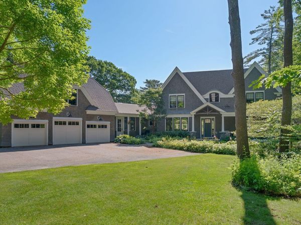 109 Foreside Road , Falmouth, ME 04105