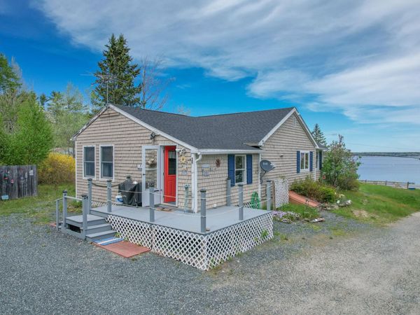 1069 Newbury Neck Road , Surry, ME 04684