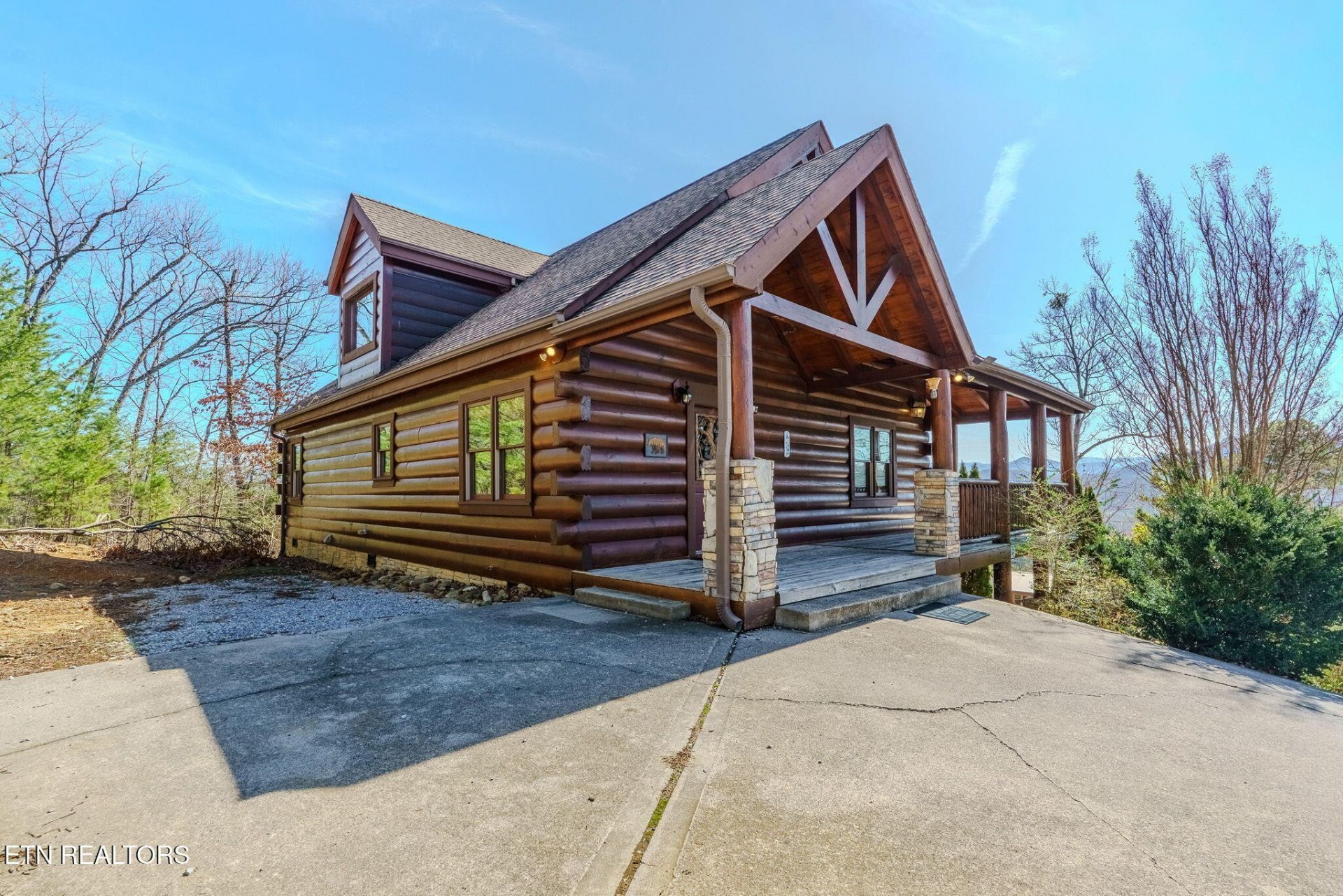 2453 Hackberry Drive , Sevierville, TN 37862 Main Photo