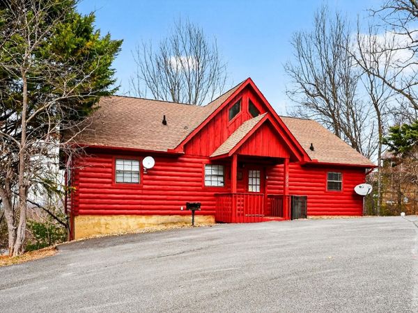 1629 Pinewood Way , Sevierville, TN 37862