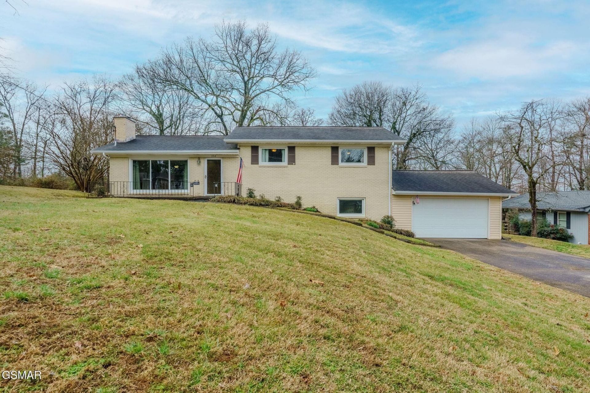 332 Crestview Road, Knoxville, TN 37934 Main Photo