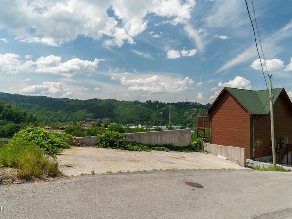 744 Widows Knob Road , Unit 2, Gatlinburg, TN 37738