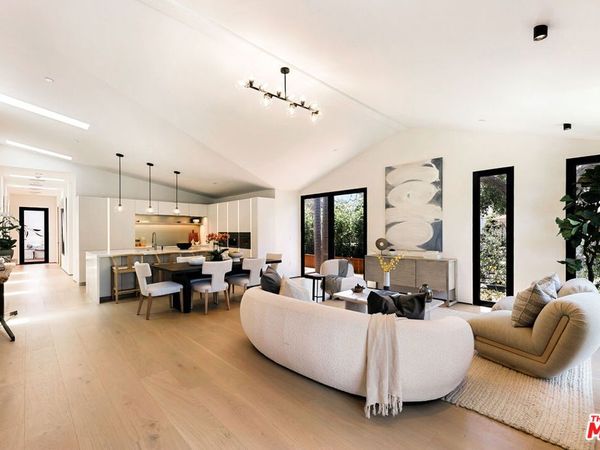 2202 California Avenue, Santa Monica, CA 90403