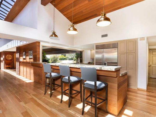 86 Pino Court, Camarillo, CA 93010