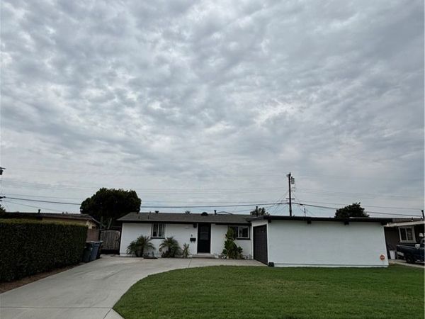 1221 N Aldenville, Covina, CA 91722