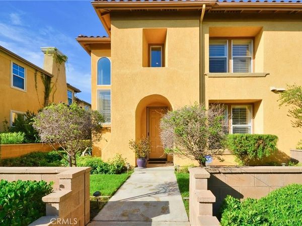 22 Crescent City, Irvine, CA 92602