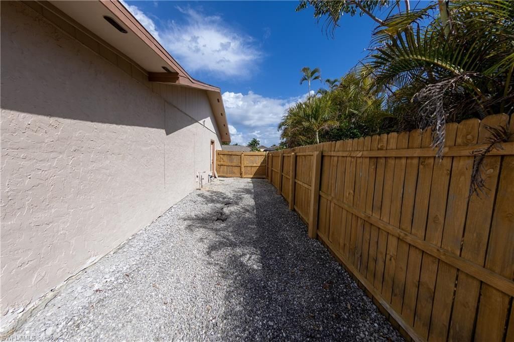 188 Gulfstream St , Marco Island, FL 34145 Photo