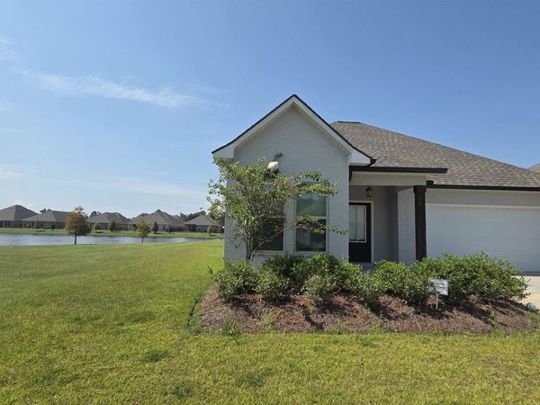 38429 Queen St, Prairieville, LA 70769