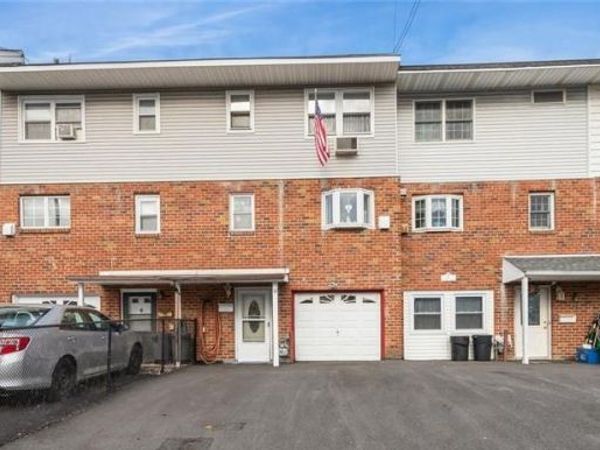 18 Brownsell Avenue , West Haverstraw, NY 10993