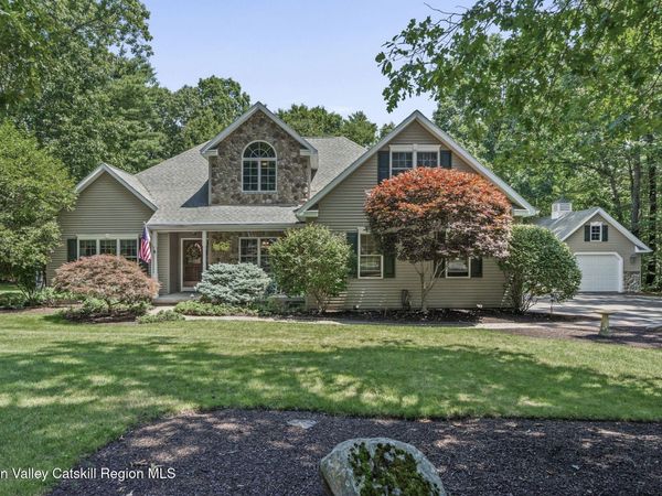 85 Chadwycke Court, Schodack, NY 12184