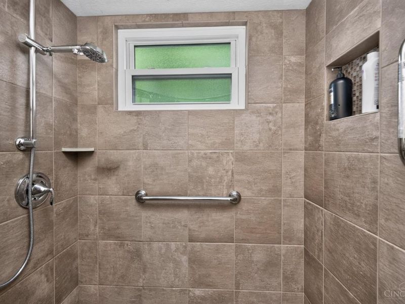 865 Old Orchard Lane, Monroe, OH 45050 Photo 23