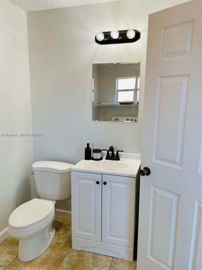 96 SE Norfolk Blvd , Stuart, FL 34997 Photo