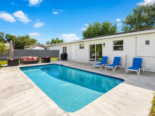 6441 Meade St , Hollywood, FL 33024