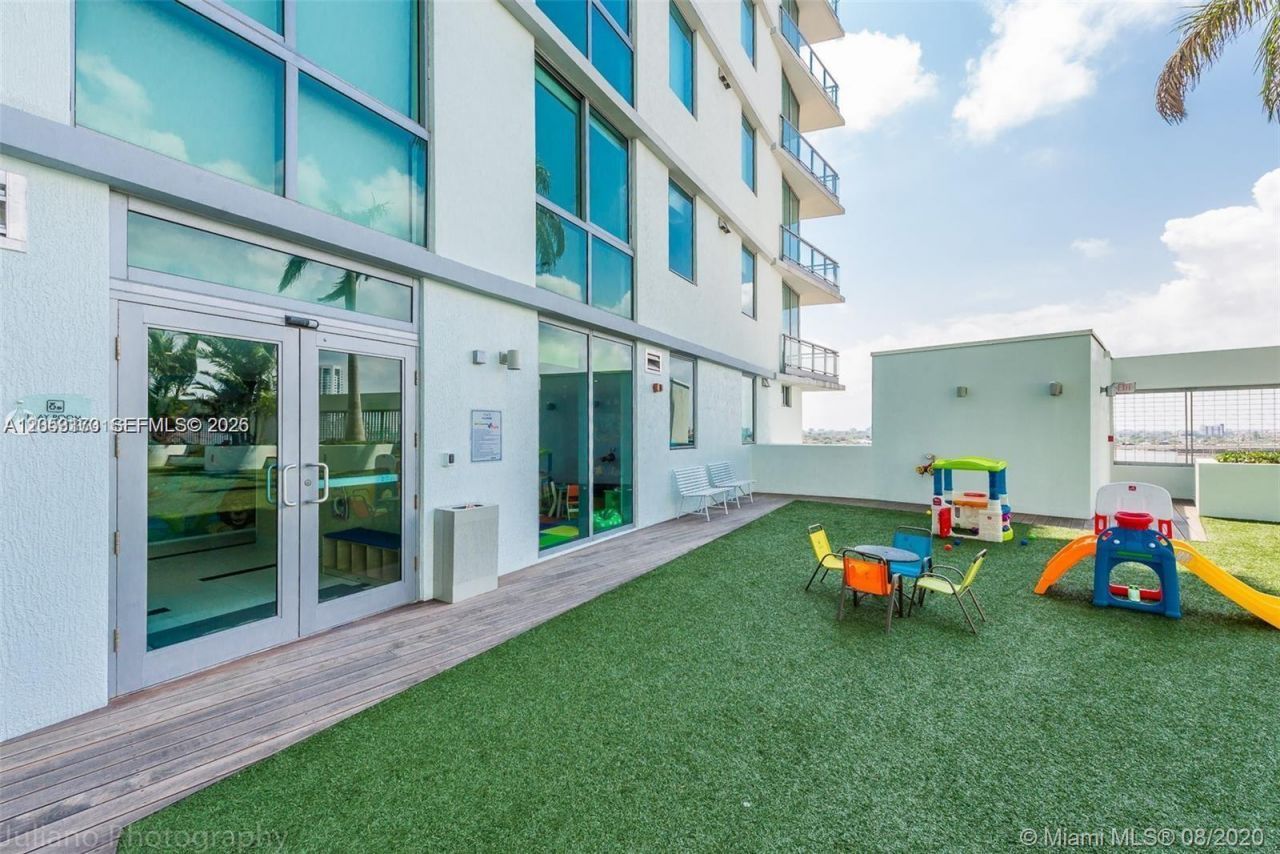 92 SW 3rd St , Unit 2510, Miami, FL 33130 Photo