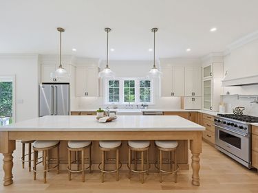 48 May Elm Lane, Norwell, MA 02061