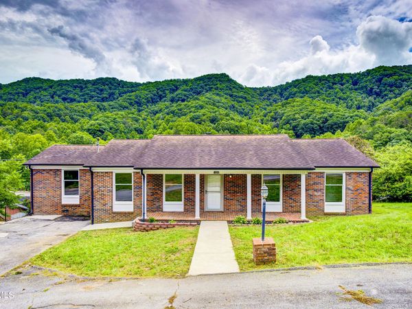 109 Benton Drive, Gate City, VA 24251