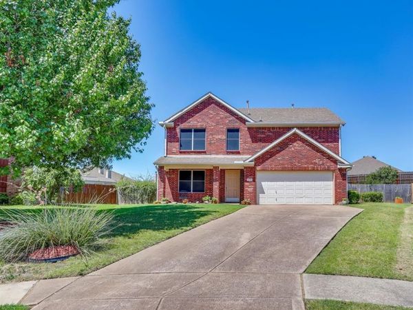613 Cessna Court, Saginaw, TX 76179
