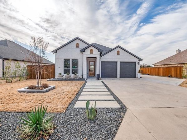 307 Highland Avenue, Red Oak, TX 75154